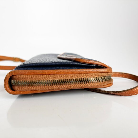 Dooney & Bourke Convertible Belt Bag Crossbody Bag All Weather Leather Vintage - Picture 5 of 11